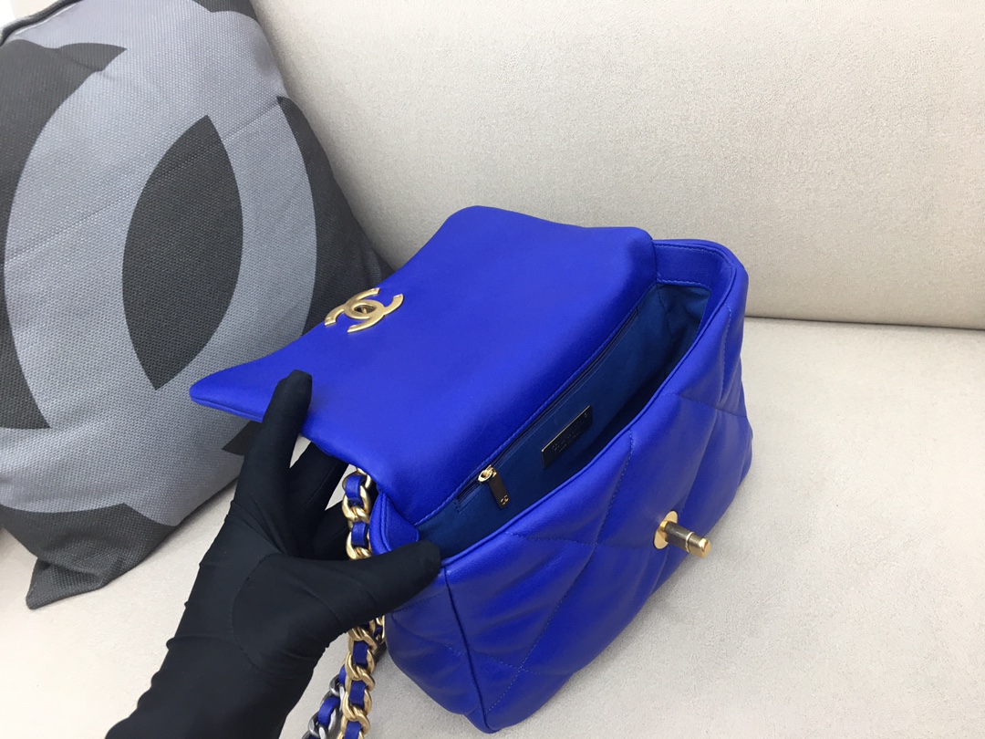 Lambskin 19 Handbag Flap Bag AS1160 Blue